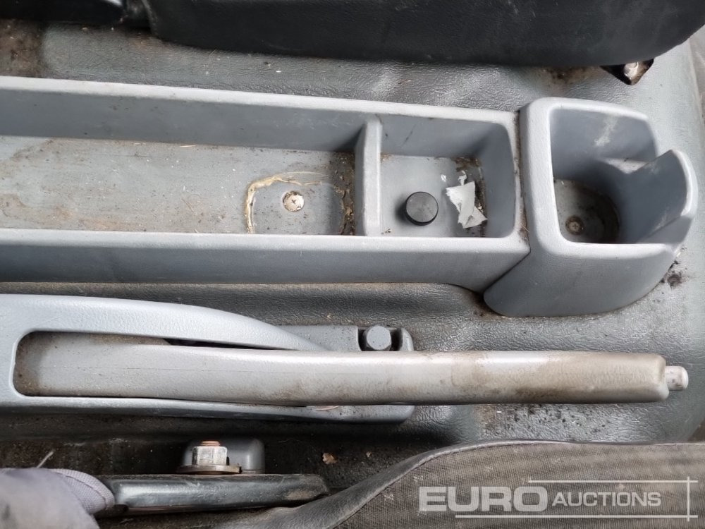 Camião de caixa aberta/ Plataforma para transporte de máquinas pesadas 2016 Mitsubishi Fuso 7C18: foto 28