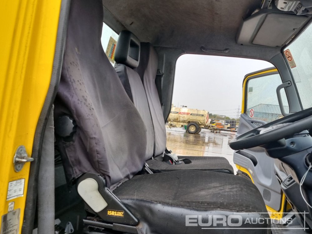 Camião de caixa aberta/ Plataforma para transporte de máquinas pesadas 2016 Mitsubishi Fuso 7C18: foto 25