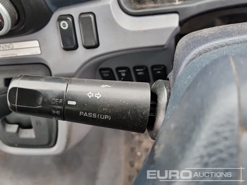 Camião de caixa aberta/ Plataforma para transporte de máquinas pesadas 2016 Mitsubishi Fuso 7C18: foto 31