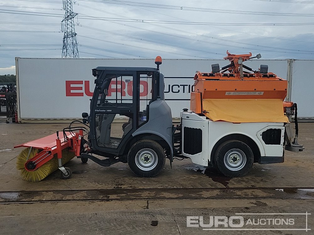 2017 Hako Citymaster 1600 4x2 Compact Gritter, Hydraulic Snow Plough & Sweeper Attachment, Reverse Camera, Automatic Gearbox (Reg. Docs. Available) - Varredora urbana: foto 2 2017 Hako Citymaster 1600 4x2 Compact Gritter, Hydraulic Snow Plough & Sweeper Attachment, Reverse Camera, Automatic Gearbox (Reg. Docs. Available) - Varredora urbana: foto 2