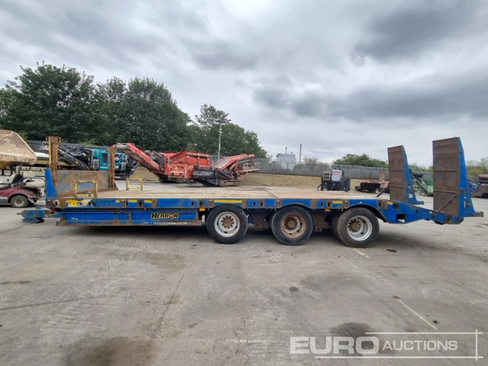2017 Herron Tri Axle Low Loader Sprung Drawbar Trailer, Air Brakes, Hydrailic Ramp - Reboque agrícola: foto 2 2017 Herron Tri Axle Low Loader Sprung Drawbar Trailer, Air Brakes, Hydrailic Ramp - Reboque agrícola: foto 2