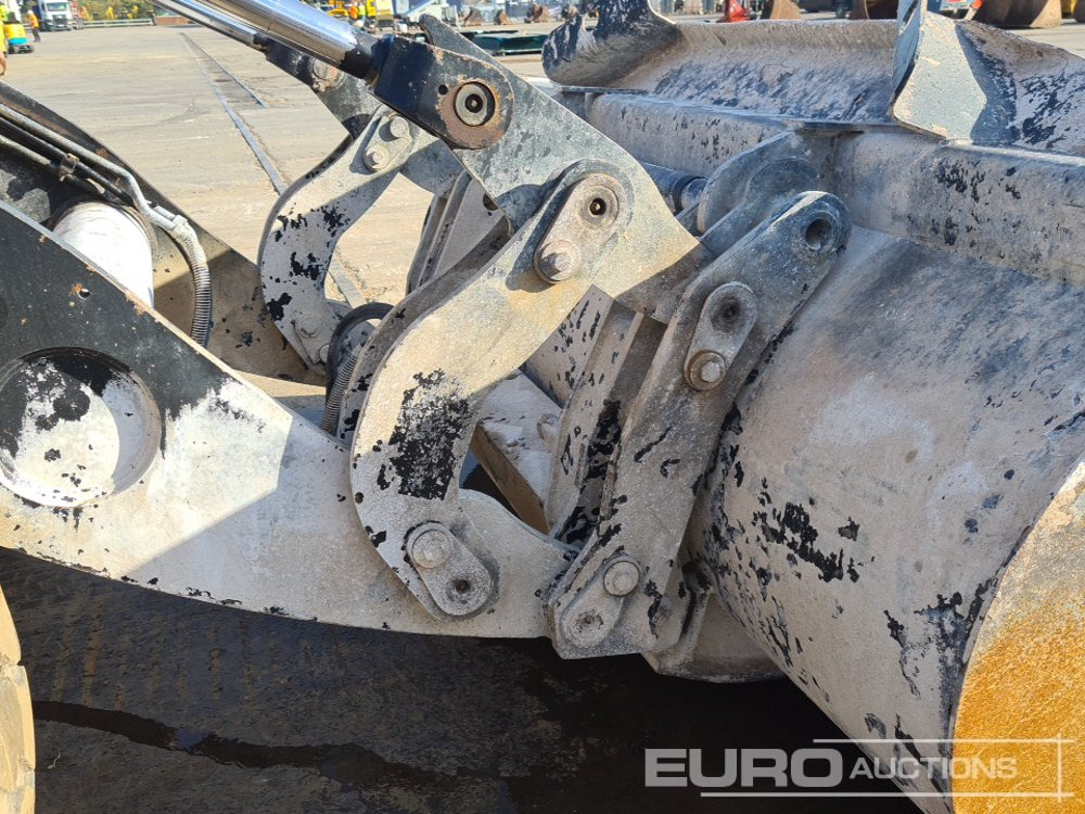Pá carregadora de rodas 2017 JCB 411: foto 26