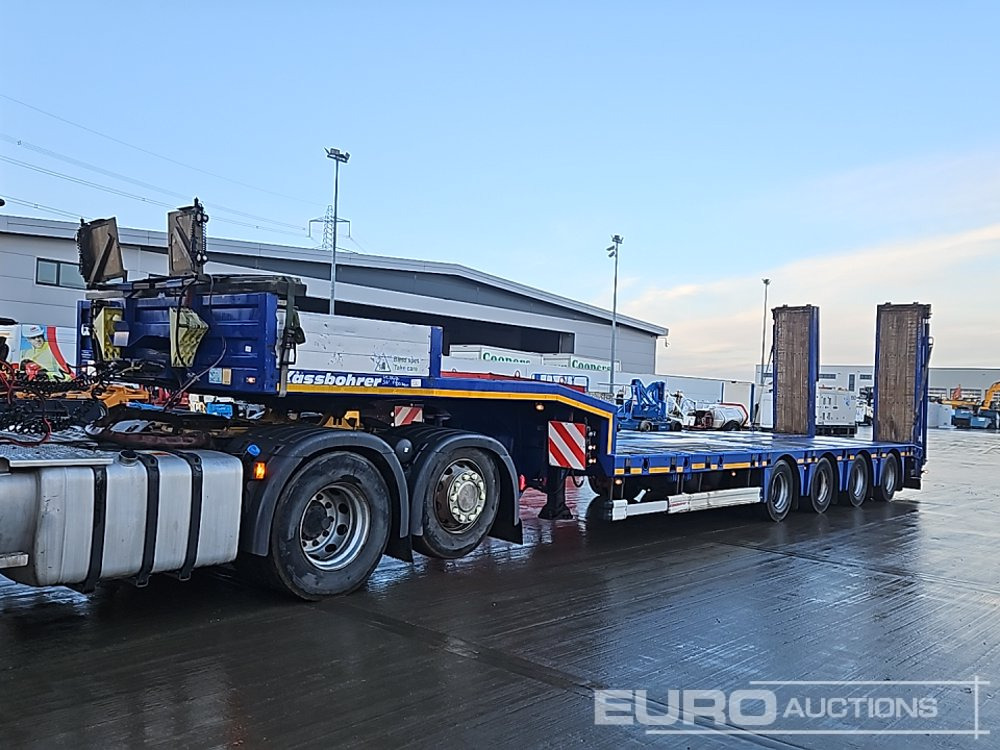2017 Kassbohrer 4 Axle Extendable Stepframe Low Loader Trailer, 1 Rear Stear Axle, Out Riggers, Hydraulic Fliptoe Ramps - Semi-reboque baixa: foto 1 2017 Kassbohrer 4 Axle Extendable Stepframe Low Loader Trailer, 1 Rear Stear Axle, Out Riggers, Hydraulic Fliptoe Ramps - Semi-reboque baixa: foto 1