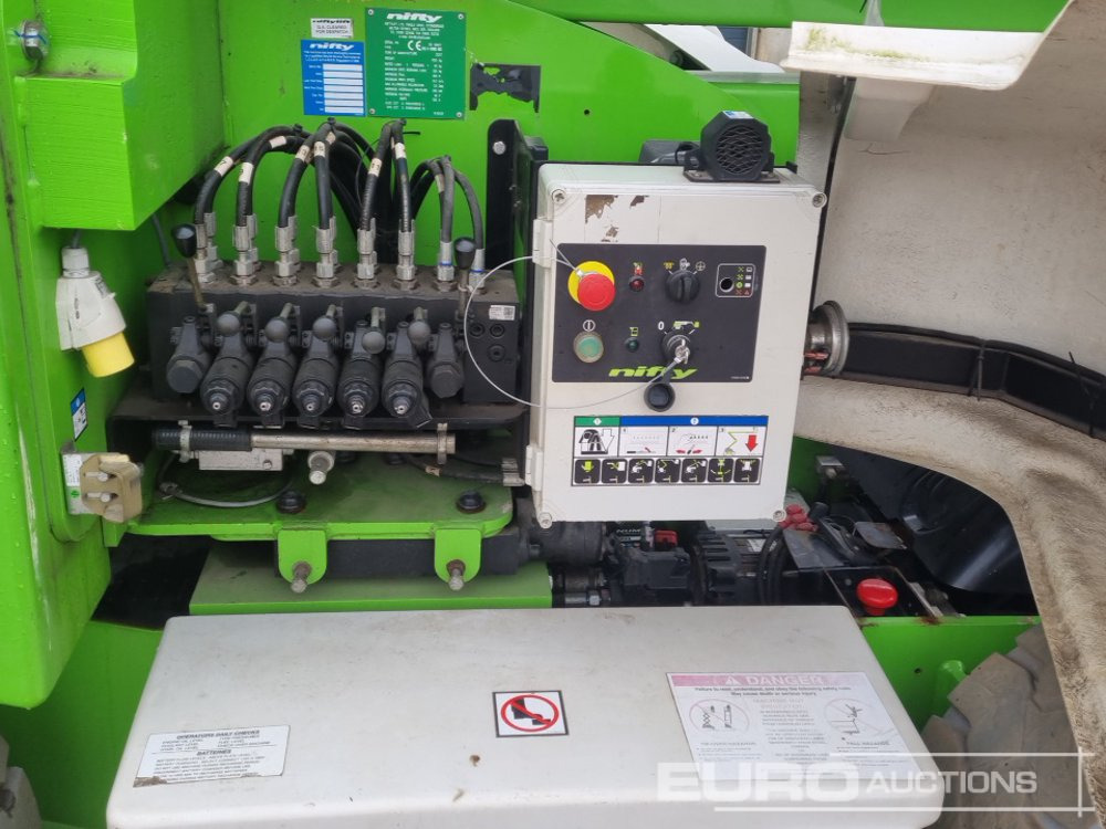 Plataforma aérea 2017 Niftylift HR15N: foto 18