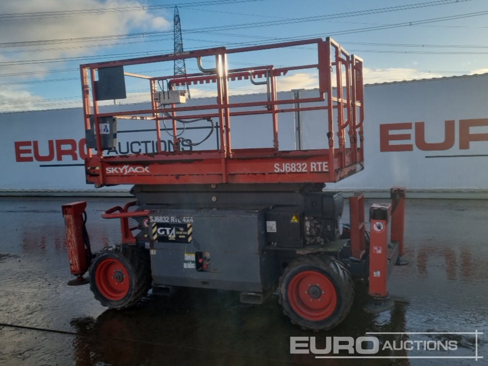 2017 SkyJack SJ6832RTE - Plataforma aérea: foto 2 2017 SkyJack SJ6832RTE - Plataforma aérea: foto 2