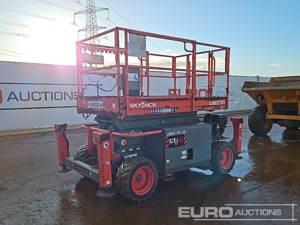2017 SkyJack SJ6832RTE - Plataforma aérea: foto 1 2017 SkyJack SJ6832RTE - Plataforma aérea: foto 1