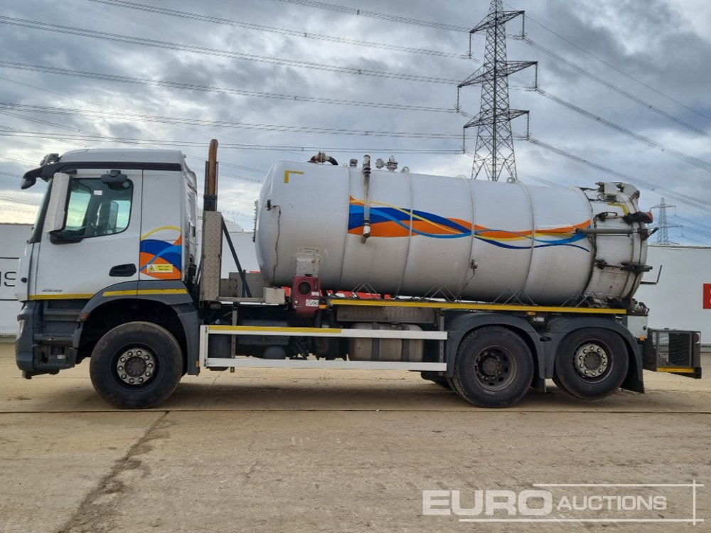 2018 Mercedes Arocs 2533 - Camião cisterna: foto 2 2018 Mercedes Arocs 2533 - Camião cisterna: foto 2
