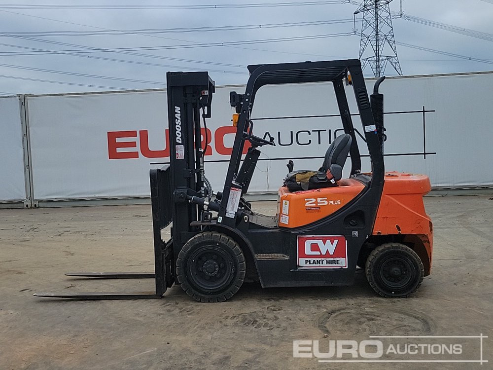 2020 Doosan D25GP - Empilhador: foto 2 2020 Doosan D25GP - Empilhador: foto 2