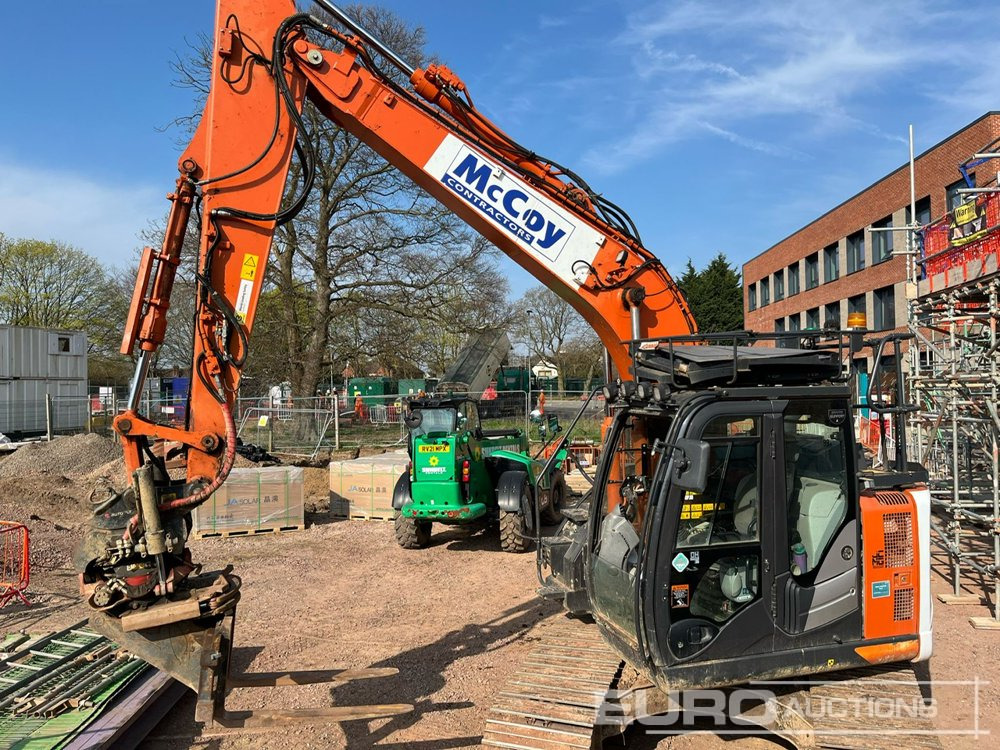 2020 Hitachi ZX135USBL-6 - Escavadora de rastos: foto 3 2020 Hitachi ZX135USBL-6 - Escavadora de rastos: foto 3