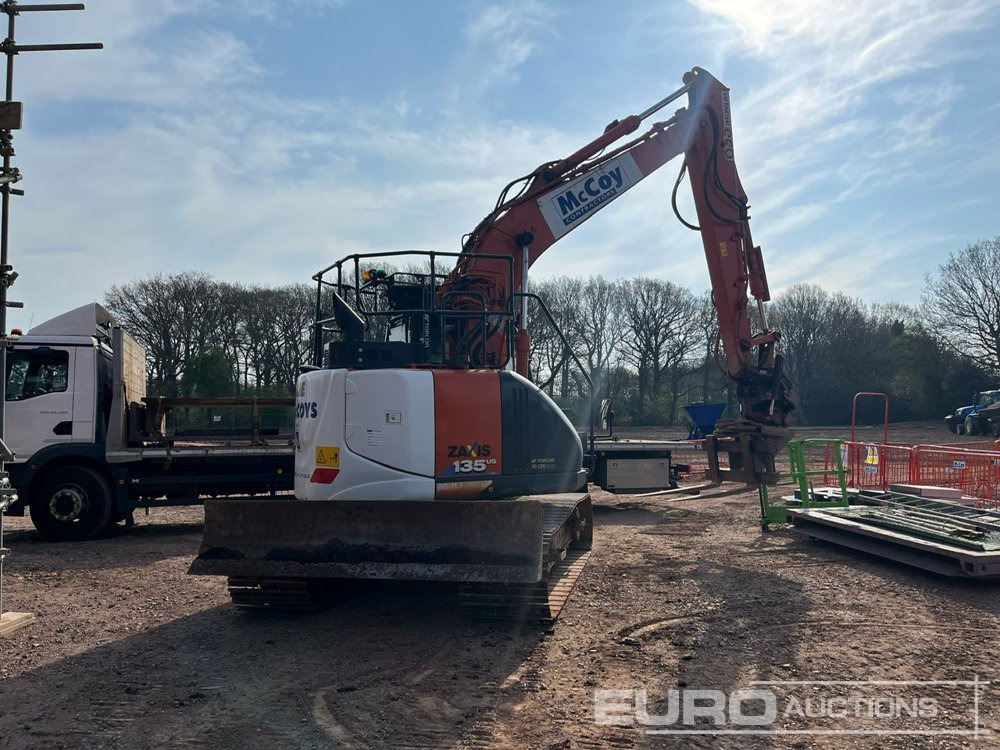 2020 Hitachi ZX135USBL-6 - Escavadora de rastos: foto 4 2020 Hitachi ZX135USBL-6 - Escavadora de rastos: foto 4