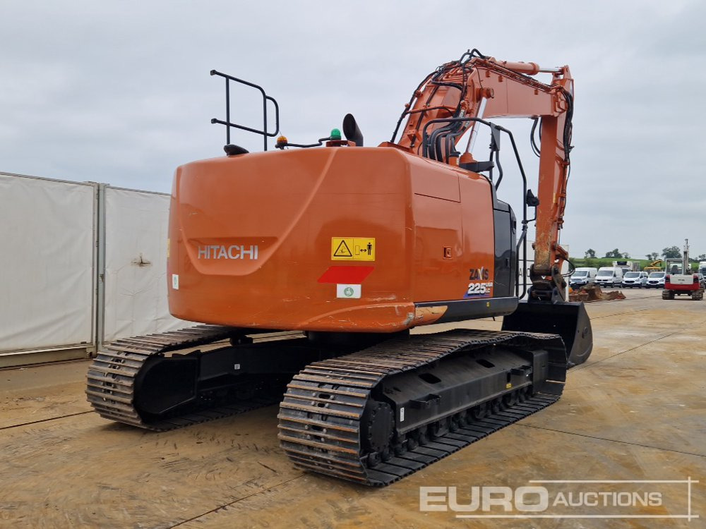 2020 Hitachi ZX225USRLC-6 - Escavadora de rastos: foto 5 2020 Hitachi ZX225USRLC-6 - Escavadora de rastos: foto 5