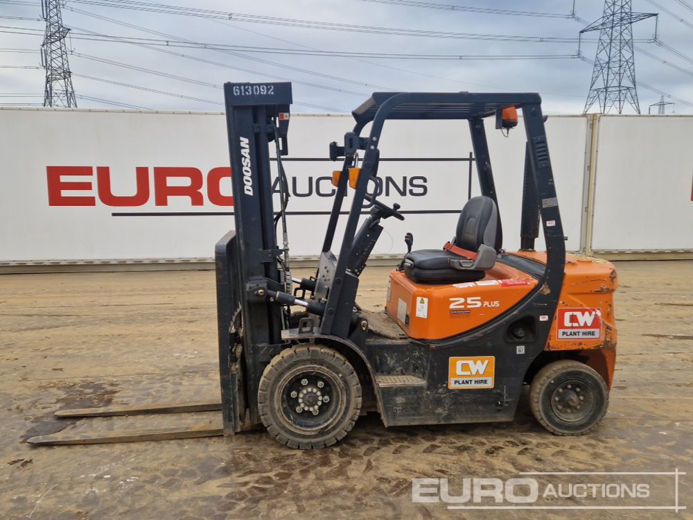 2021 Doosan D25GP - Empilhador: foto 2 2021 Doosan D25GP - Empilhador: foto 2