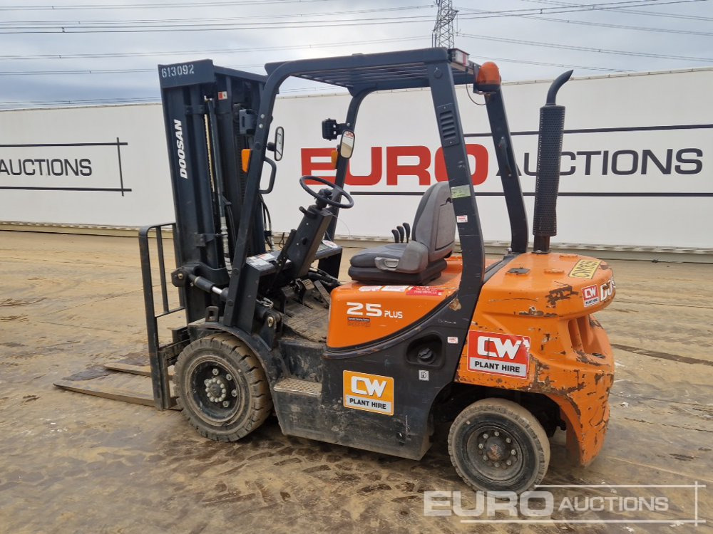 2021 Doosan D25GP - Empilhador: foto 3 2021 Doosan D25GP - Empilhador: foto 3