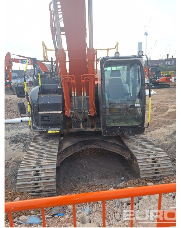 2021 Hitachi ZX225USLC-6 - Escavadora de rastos: foto 4 2021 Hitachi ZX225USLC-6 - Escavadora de rastos: foto 4
