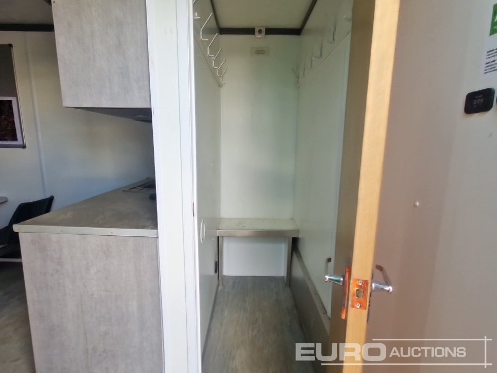 Contentor marítimo 22' x 9' Welfare Unit, Drying Room, W/C, 6kVA Stephill Generator (Cannot Be Reconsigned): foto 16