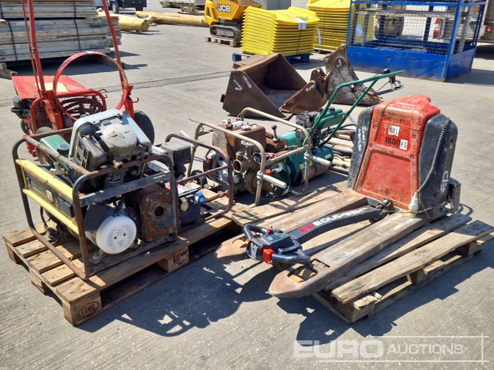 240Volt Fuel Pump & Nozzle, Qualcast Petrol Walk Behind Mower, Lister Petter Petrol Water Pump, Selection of Generators (Spares), Electric Pallet Truck (Spares) - Equipamento de construção: foto 1 240Volt Fuel Pump & Nozzle, Qualcast Petrol Walk Behind Mower, Lister Petter Petrol Water Pump, Selection of Generators (Spares), Electric Pallet Truck (Spares) - Equipamento de construção: foto 1