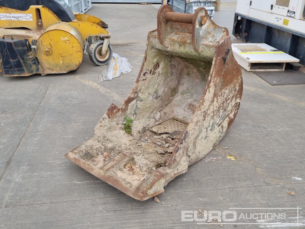 30" Digging Bucket 65mm Pin to suit 13 Ton Excavator - Balde: foto 1 30" Digging Bucket 65mm Pin to suit 13 Ton Excavator - Balde: foto 1