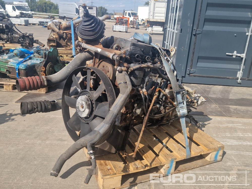 4 Cylinder Engine, Gearbox - Motor: foto 1 4 Cylinder Engine, Gearbox - Motor: foto 1