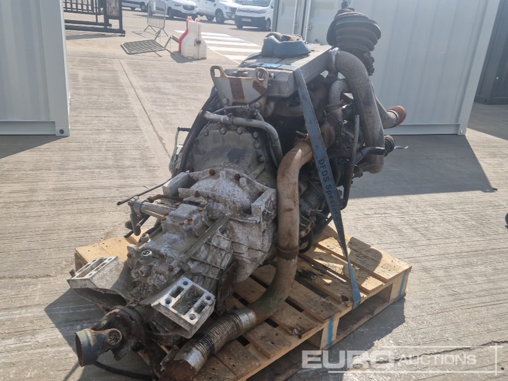 4 Cylinder Engine, Gearbox - Motor: foto 5 4 Cylinder Engine, Gearbox - Motor: foto 5