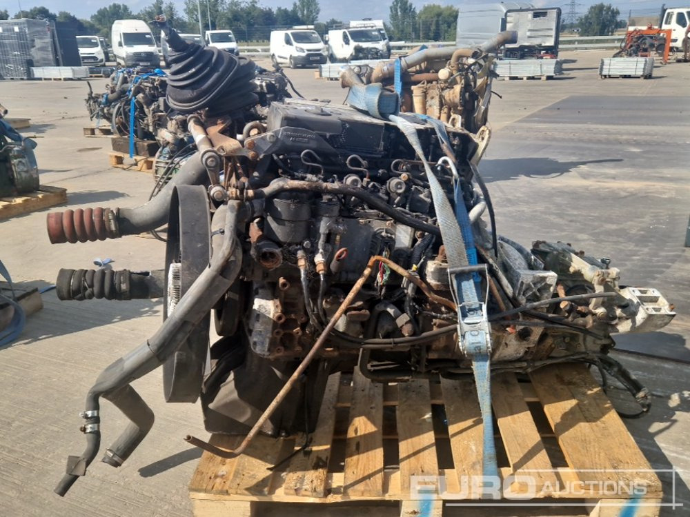 4 Cylinder Engine, Gearbox - Motor: foto 2 4 Cylinder Engine, Gearbox - Motor: foto 2