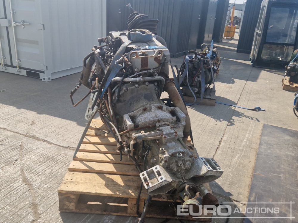 4 Cylinder Engine, Gearbox - Motor: foto 4 4 Cylinder Engine, Gearbox - Motor: foto 4