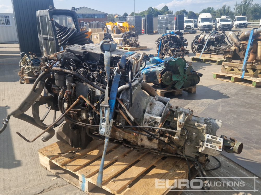 4 Cylinder Engine, Gearbox - Motor: foto 3 4 Cylinder Engine, Gearbox - Motor: foto 3
