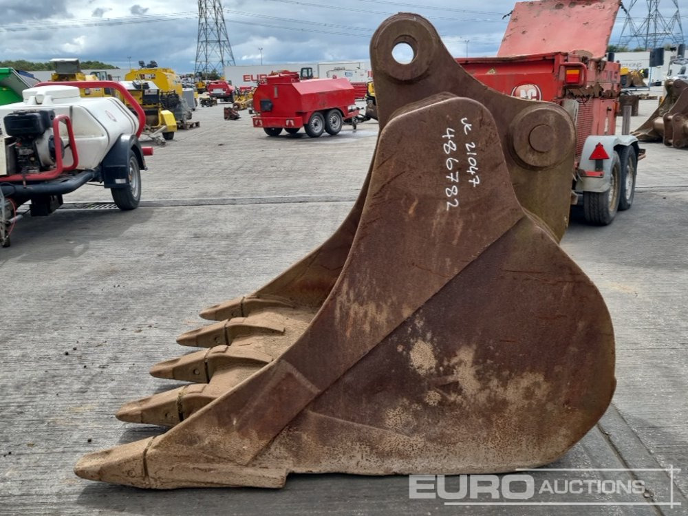 64" Digging Bucket 90mm Pin to suit 30 Ton Excavator - Balde: foto 2 64" Digging Bucket 90mm Pin to suit 30 Ton Excavator - Balde: foto 2