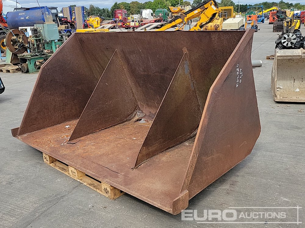 96" Loading Bucket to suit Loader - Balde: foto 1 96" Loading Bucket to suit Loader - Balde: foto 1