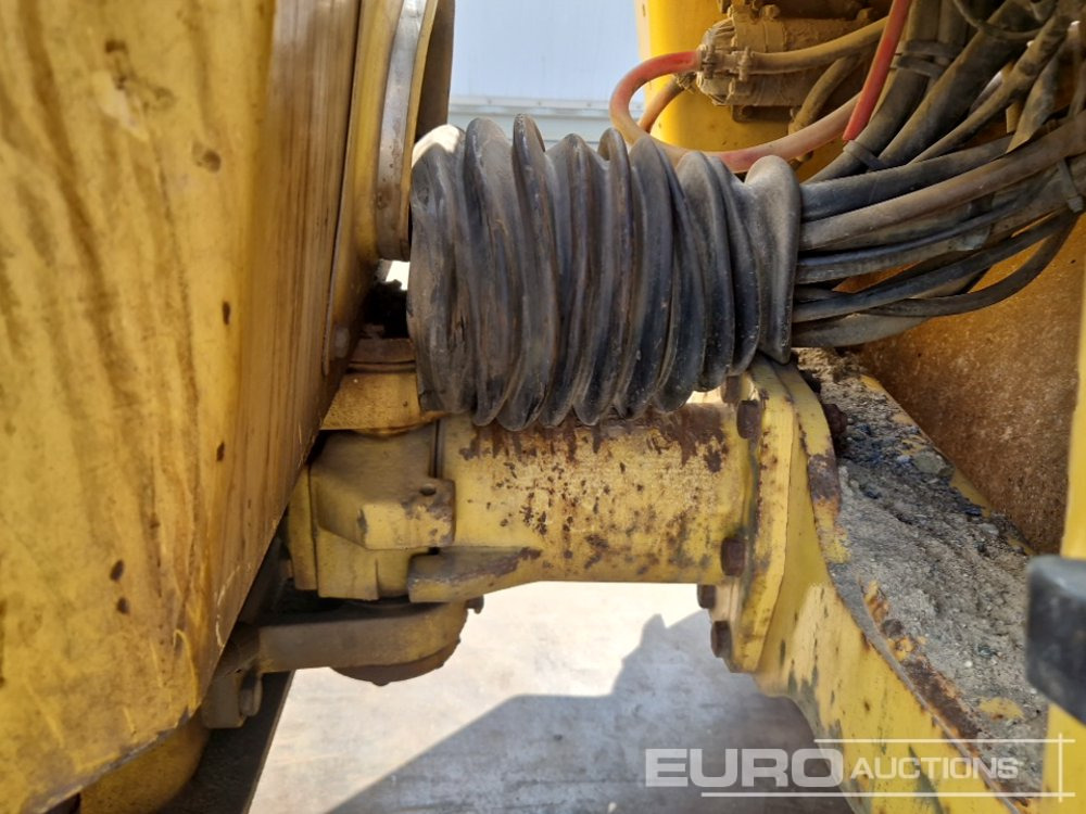 Rolo Bomag
Bomag Roller

Bomag Roller

 BW138AD: foto 15