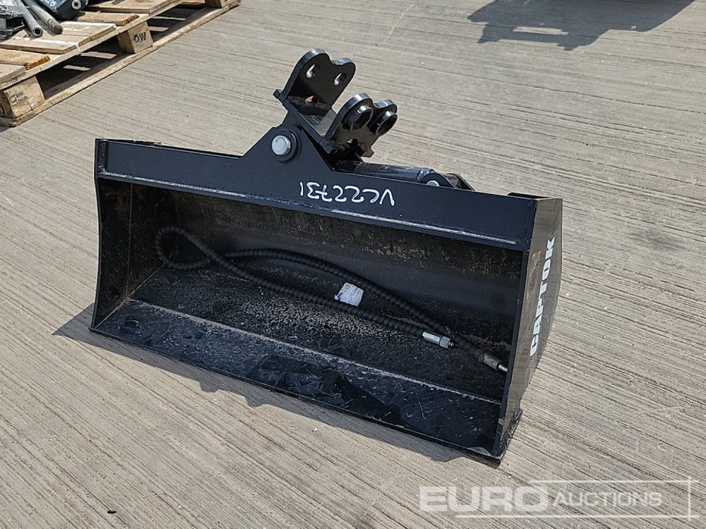 Captok 32" Hydraulic Tilting Bucket 25mm Pin to suit Mini Excavator - Balde: foto 1 Captok 32" Hydraulic Tilting Bucket 25mm Pin to suit Mini Excavator - Balde: foto 1
