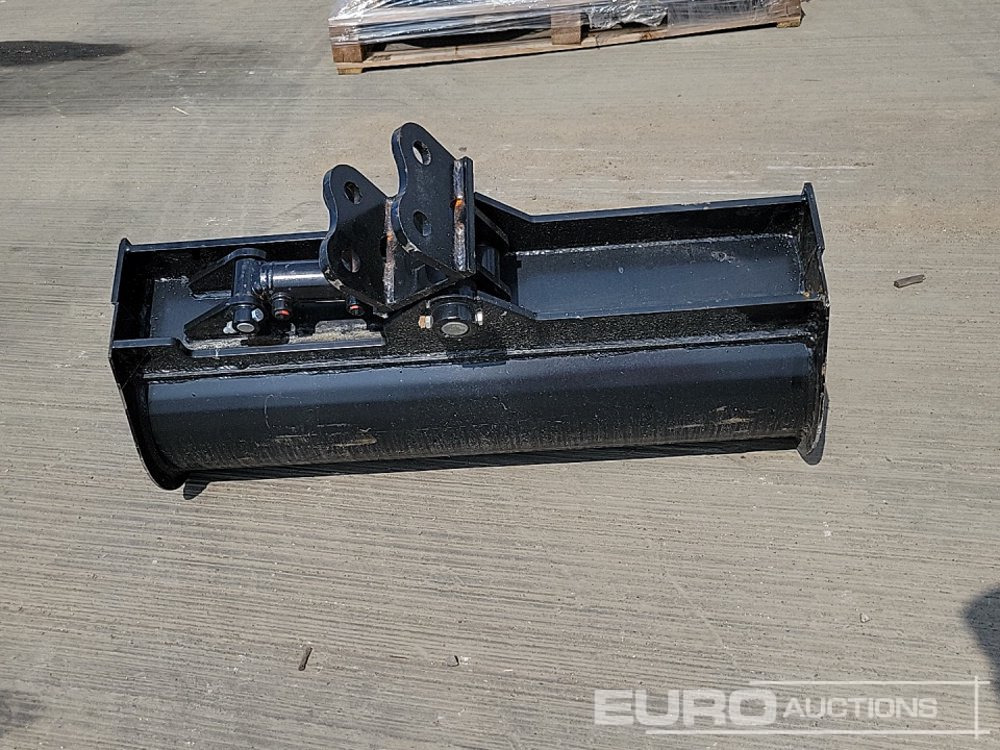 Captok 32" Hydraulic Tilting Bucket 25mm Pin to suit Mini Excavator - Balde: foto 4 Captok 32" Hydraulic Tilting Bucket 25mm Pin to suit Mini Excavator - Balde: foto 4