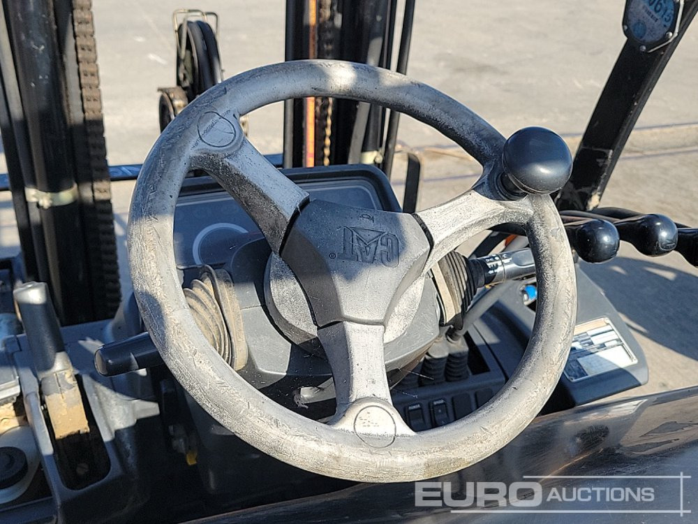 Empilhador Caterpillar GP25N: foto 32