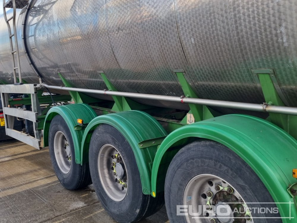 Semi-reboque cisterna Clayton Tri Axle Stainless Steel Tanker Trailer, Front Lift Axle: foto 27