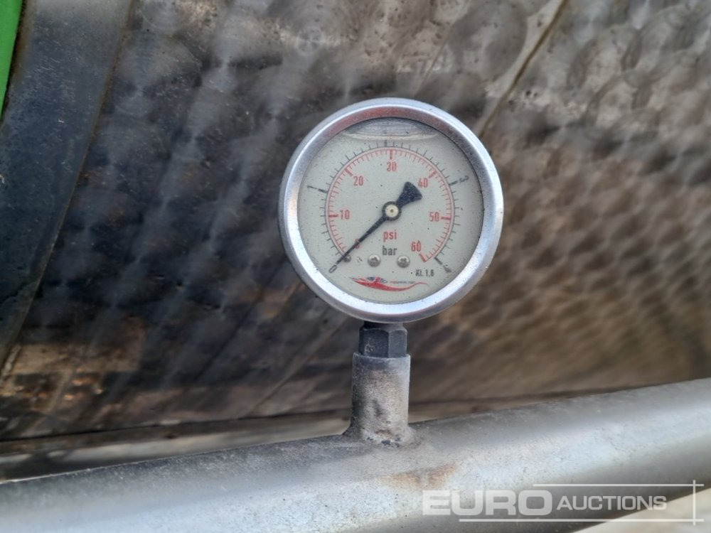 Semi-reboque cisterna Clayton Tri Axle Stainless Steel Tanker Trailer, Front Lift Axle: foto 34