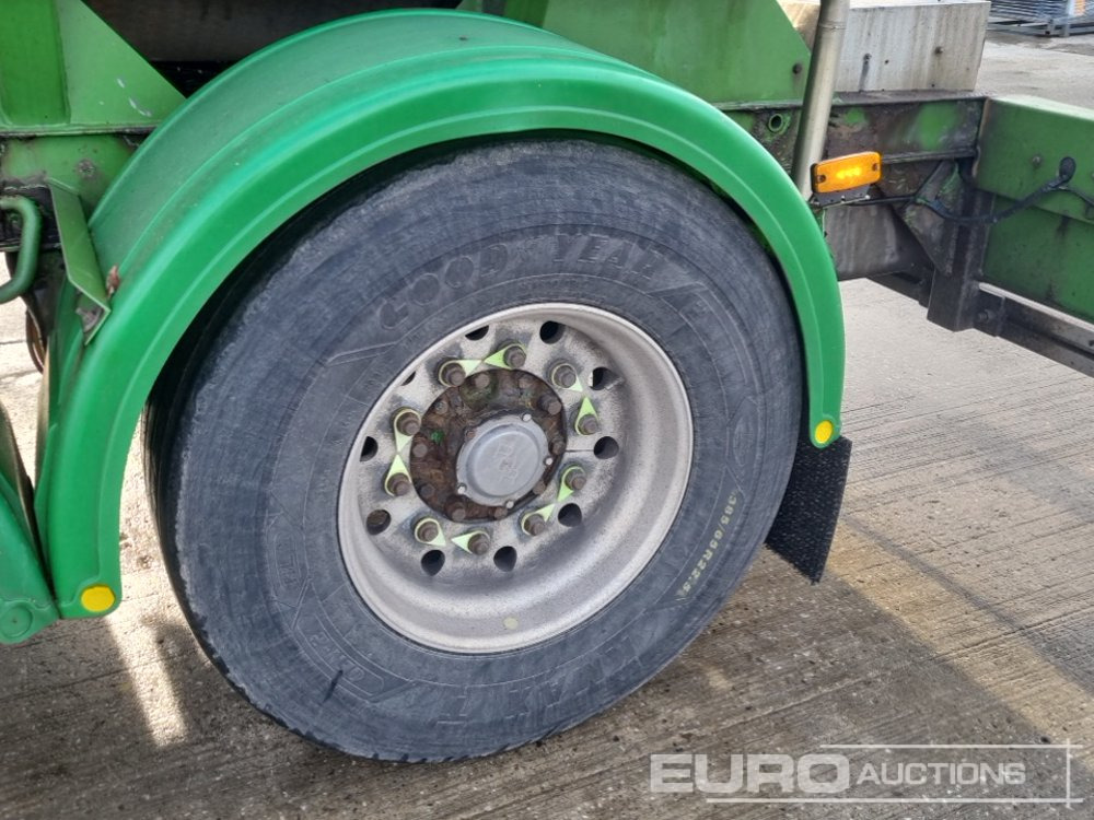 Semi-reboque cisterna Clayton Tri Axle Stainless Steel Tanker Trailer, Front Lift Axle: foto 11