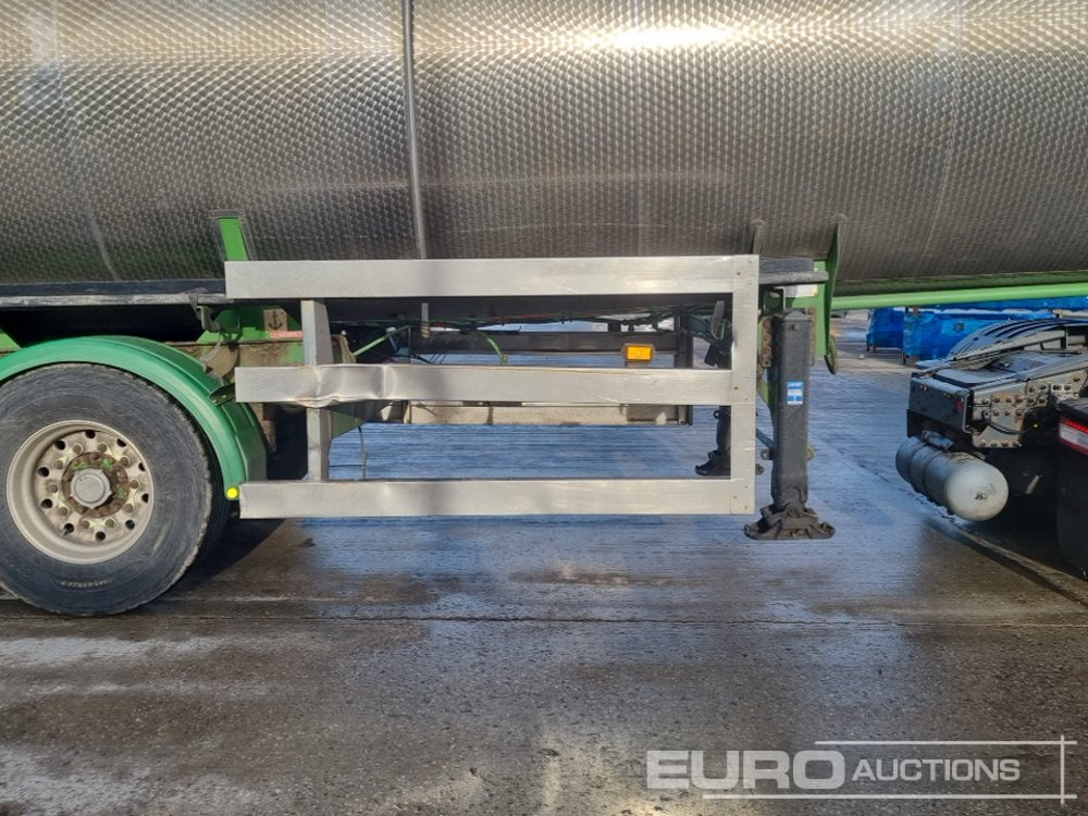 Semi-reboque cisterna Clayton Tri Axle Stainless Steel Tanker Trailer, Front Lift Axle: foto 19