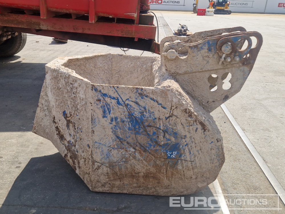 Concrete Pouring Bucket 65mm Pin to suit 13 Ton Excavator - Balde: foto 2 Concrete Pouring Bucket 65mm Pin to suit 13 Ton Excavator - Balde: foto 2