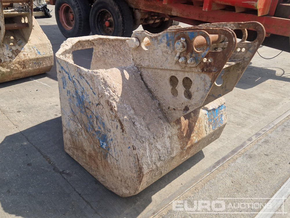 Concrete Pouring Bucket 65mm Pin to suit 13 Ton Excavator - Balde: foto 3 Concrete Pouring Bucket 65mm Pin to suit 13 Ton Excavator - Balde: foto 3