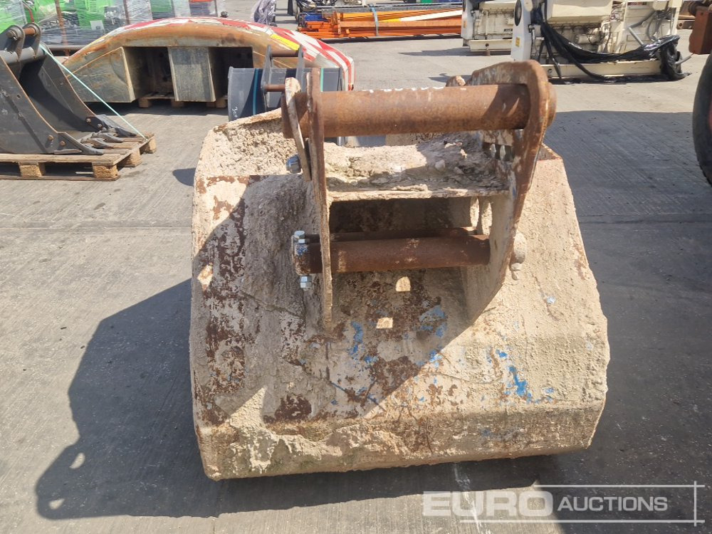 Concrete Pouring Bucket 80mm Pin to suit 20 Ton Excavator - Balde: foto 4 Concrete Pouring Bucket 80mm Pin to suit 20 Ton Excavator - Balde: foto 4