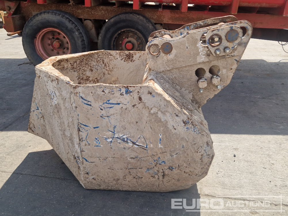 Concrete Pouring Bucket 80mm Pin to suit 20 Ton Excavator - Balde: foto 2 Concrete Pouring Bucket 80mm Pin to suit 20 Ton Excavator - Balde: foto 2