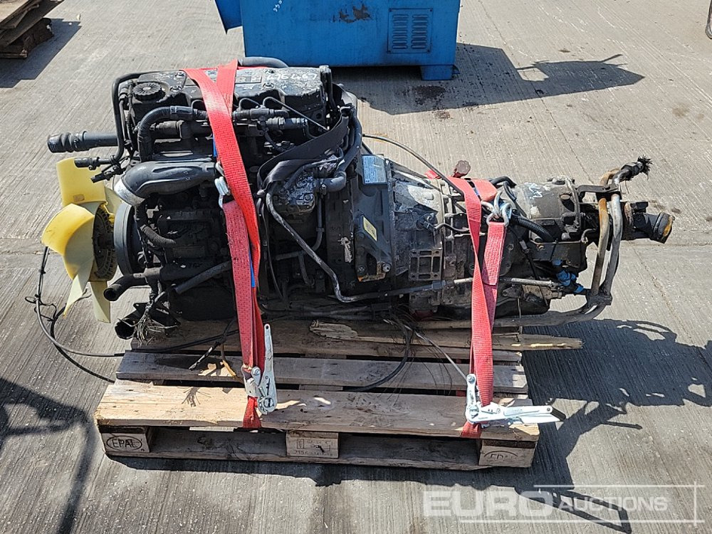 Cummins 4 Cylinder Engine, Gearbox - Motor: foto 2 Cummins 4 Cylinder Engine, Gearbox - Motor: foto 2