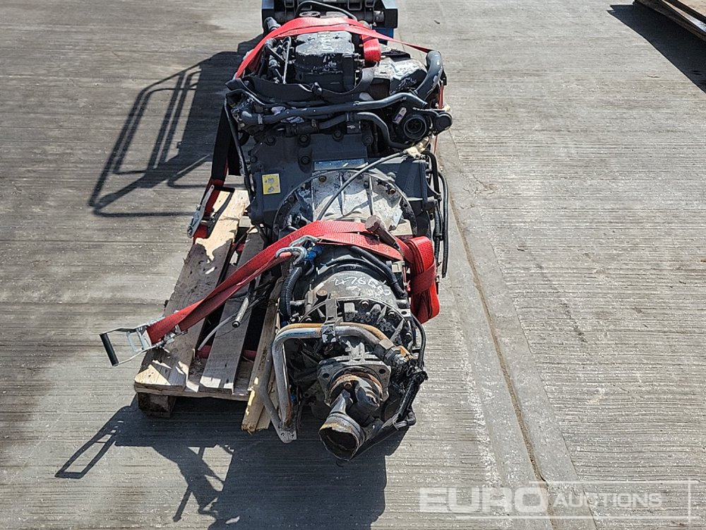 Cummins 4 Cylinder Engine, Gearbox - Motor: foto 4 Cummins 4 Cylinder Engine, Gearbox - Motor: foto 4