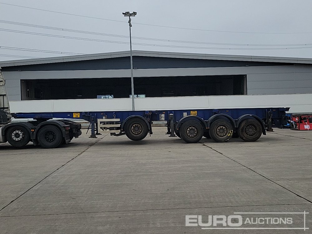 Dennison Trailers 4 Axle 40' Skeleton Trailer, Front Lift Axle, Twist Locks - Semi-reboque plataforma/ Caixa aberta: foto 2 Dennison Trailers 4 Axle 40' Skeleton Trailer, Front Lift Axle, Twist Locks - Semi-reboque plataforma/ Caixa aberta: foto 2