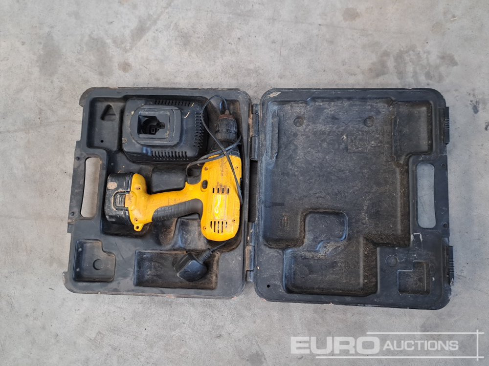 Dewalt Cordless Drill and Charger - Equipamento para oficina: foto 2 Dewalt Cordless Drill and Charger - Equipamento para oficina: foto 2