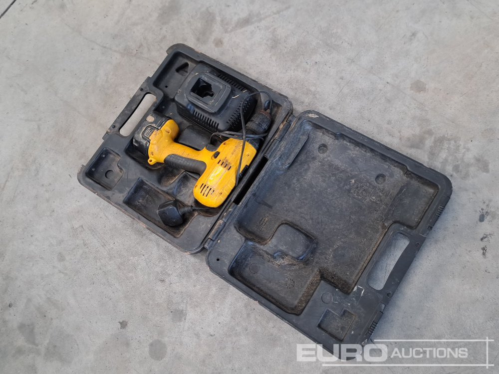 Dewalt Cordless Drill and Charger - Equipamento para oficina: foto 3 Dewalt Cordless Drill and Charger - Equipamento para oficina: foto 3