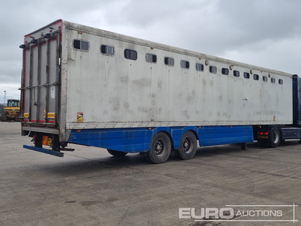 Don-Bur Twin Axle Horse Trailer - Semi-reboque plataforma/ Caixa aberta: foto 5 Don-Bur Twin Axle Horse Trailer - Semi-reboque plataforma/ Caixa aberta: foto 5