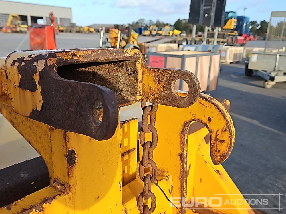 Equipamento de movimentação JCB Hydraulic Sweeper Collector to suit Telehandler: foto 19 Equipamento de movimentação JCB Hydraulic Sweeper Collector to suit Telehandler: foto 19