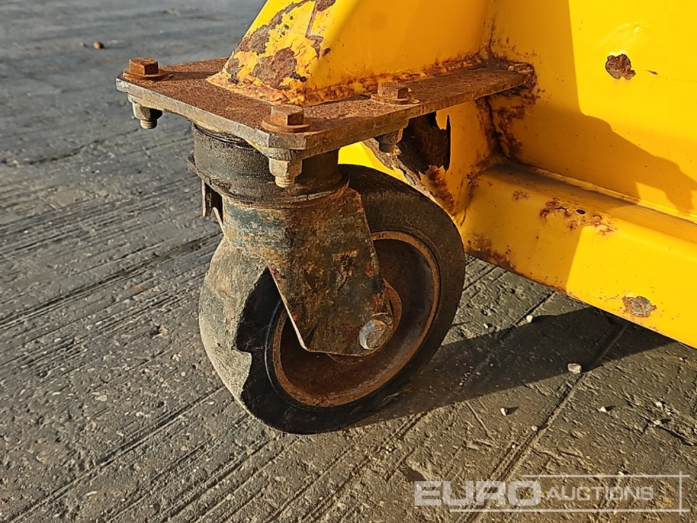Equipamento de movimentação JCB Hydraulic Sweeper Collector to suit Telehandler: foto 10 Equipamento de movimentação JCB Hydraulic Sweeper Collector to suit Telehandler: foto 10