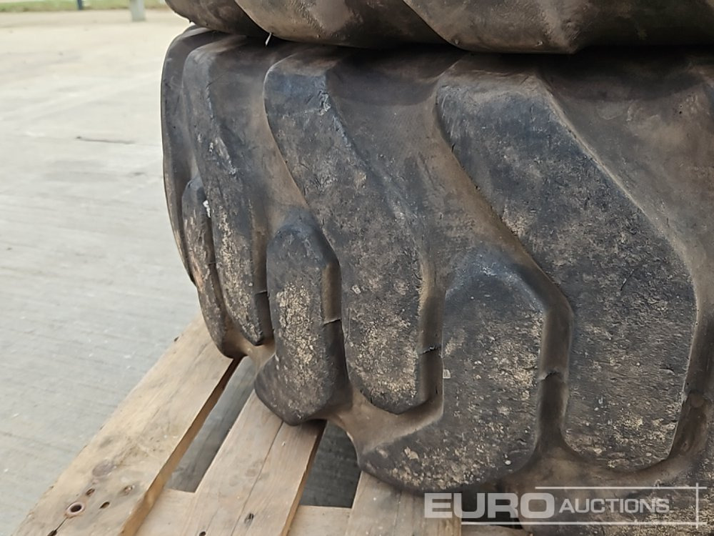 Goodyear 15.5-25 Tyre (4 of) - Pneu: foto 5 Goodyear 15.5-25 Tyre (4 of) - Pneu: foto 5