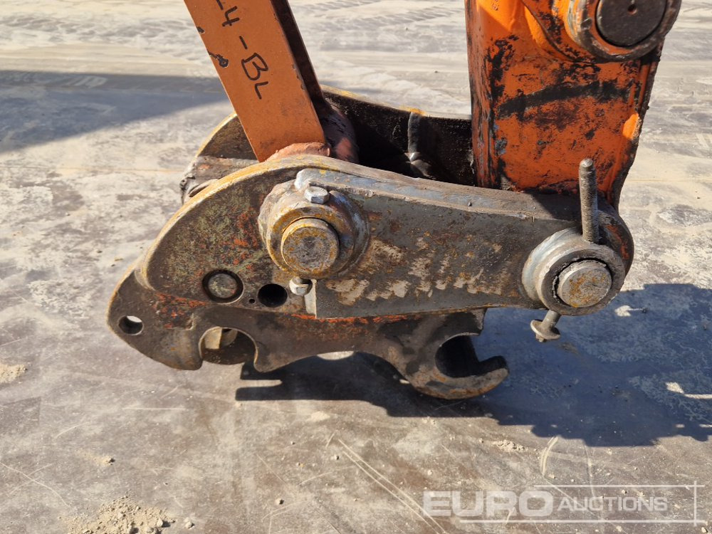 Mini escavadeira Hitachi ZX50 CLR: foto 24
